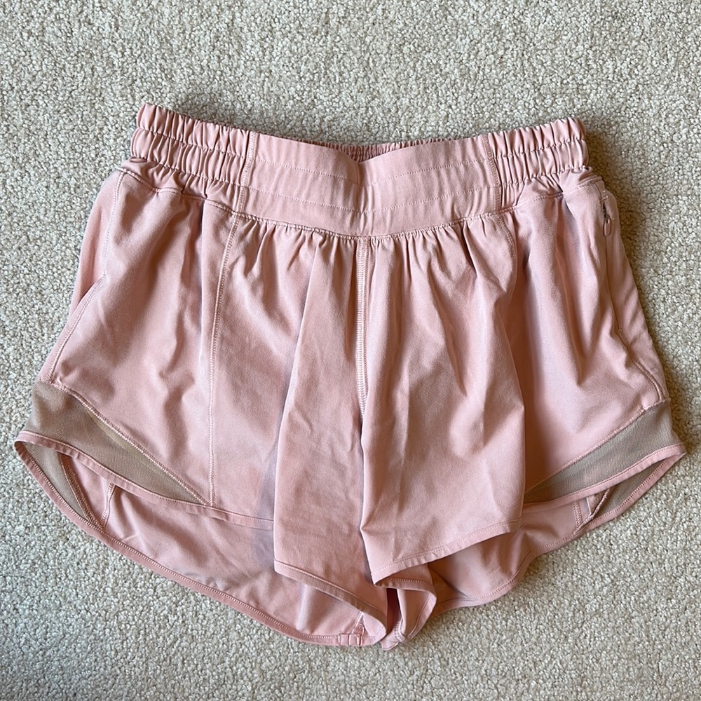 Lululemon Hotty Hot High-Rise Lined Short 4" - sz 4 tall, light pink